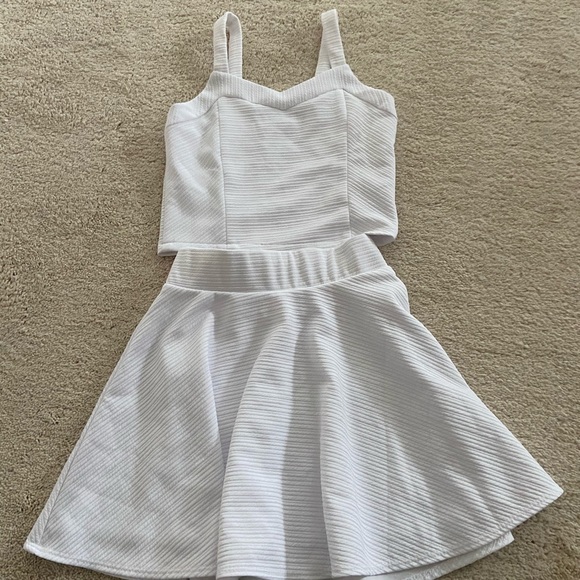 Sally Miller White Set - Picture 1 of 2